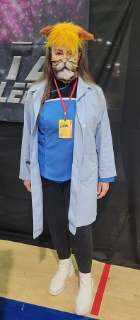 Sherry R cosplay for Doctor T'Ana from Star Trek Lower Decks